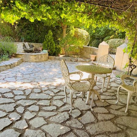 Gite Des Carmes And Spa Le Thor Esterno foto